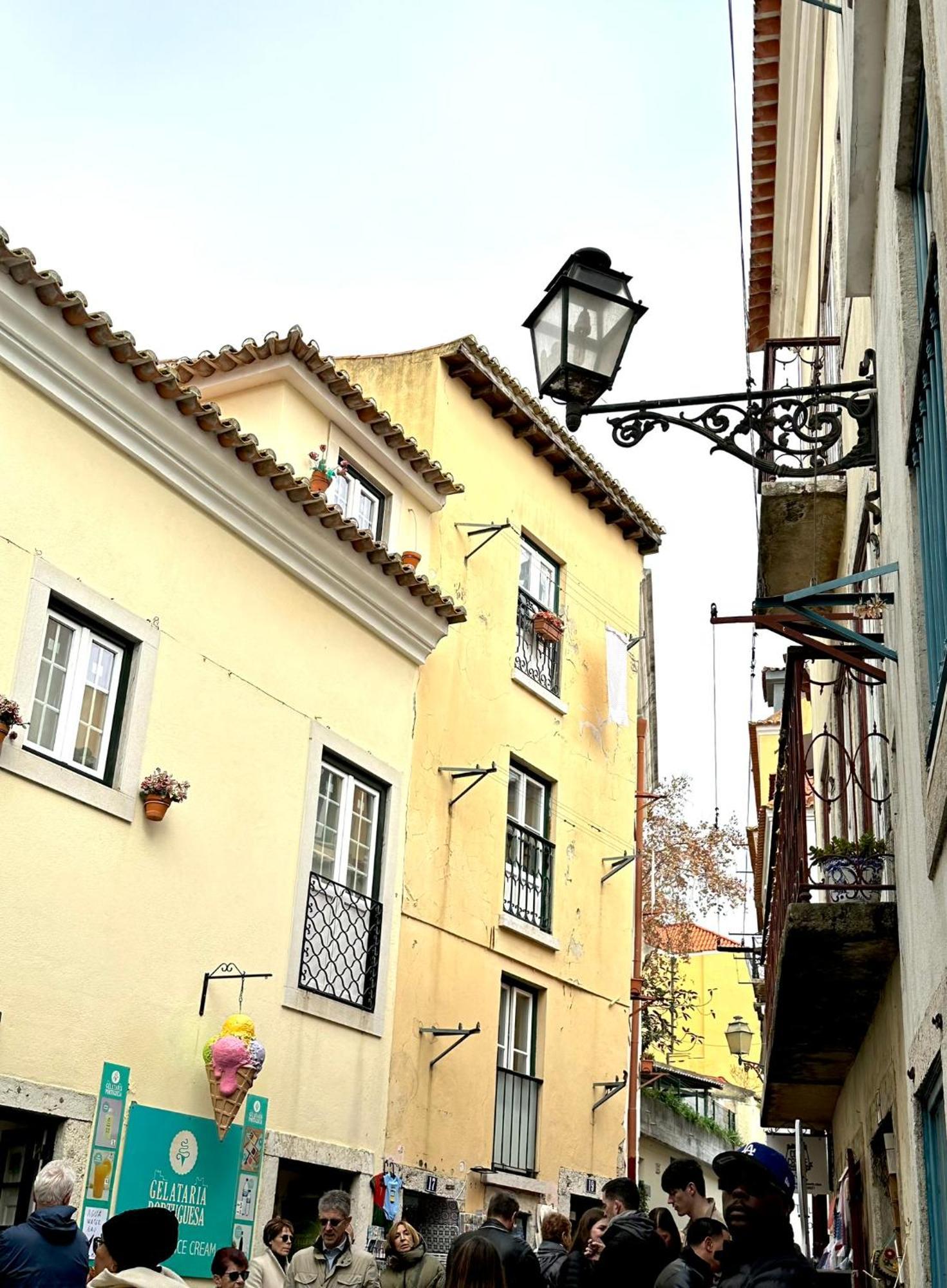 Castle Cozy Apartment ลิสบอน ภายนอก รูปภาพ